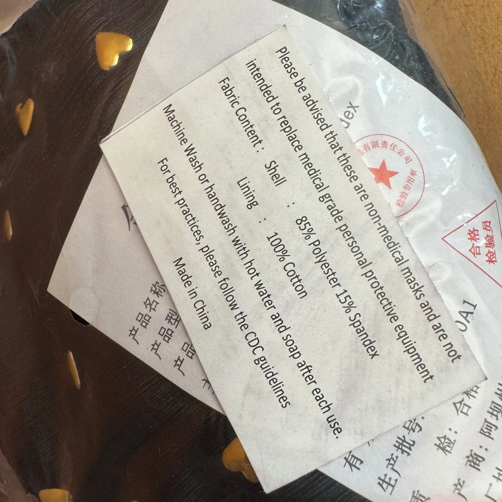 Berry Nordstrom Rack‎ Black Floral Gold Heart Set of 2 Face Masks & Headband